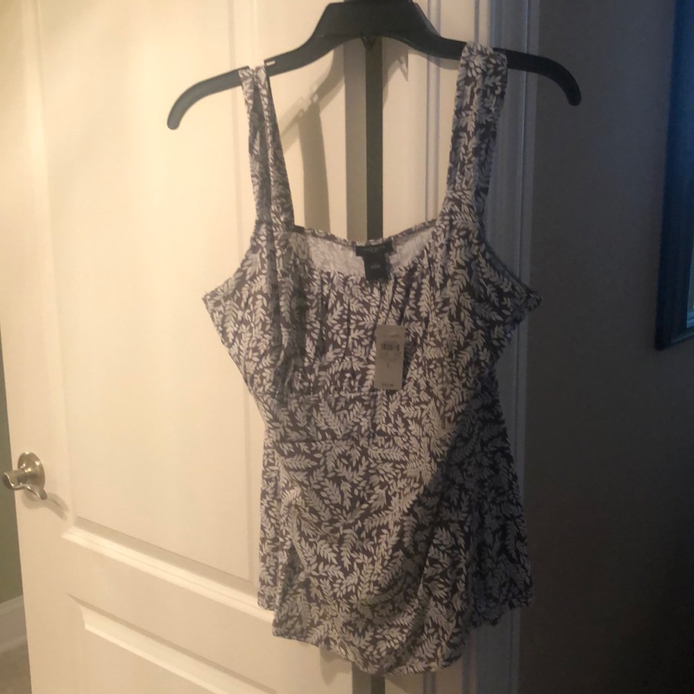 🏖🏝Ann Taylor Top, new with tags.